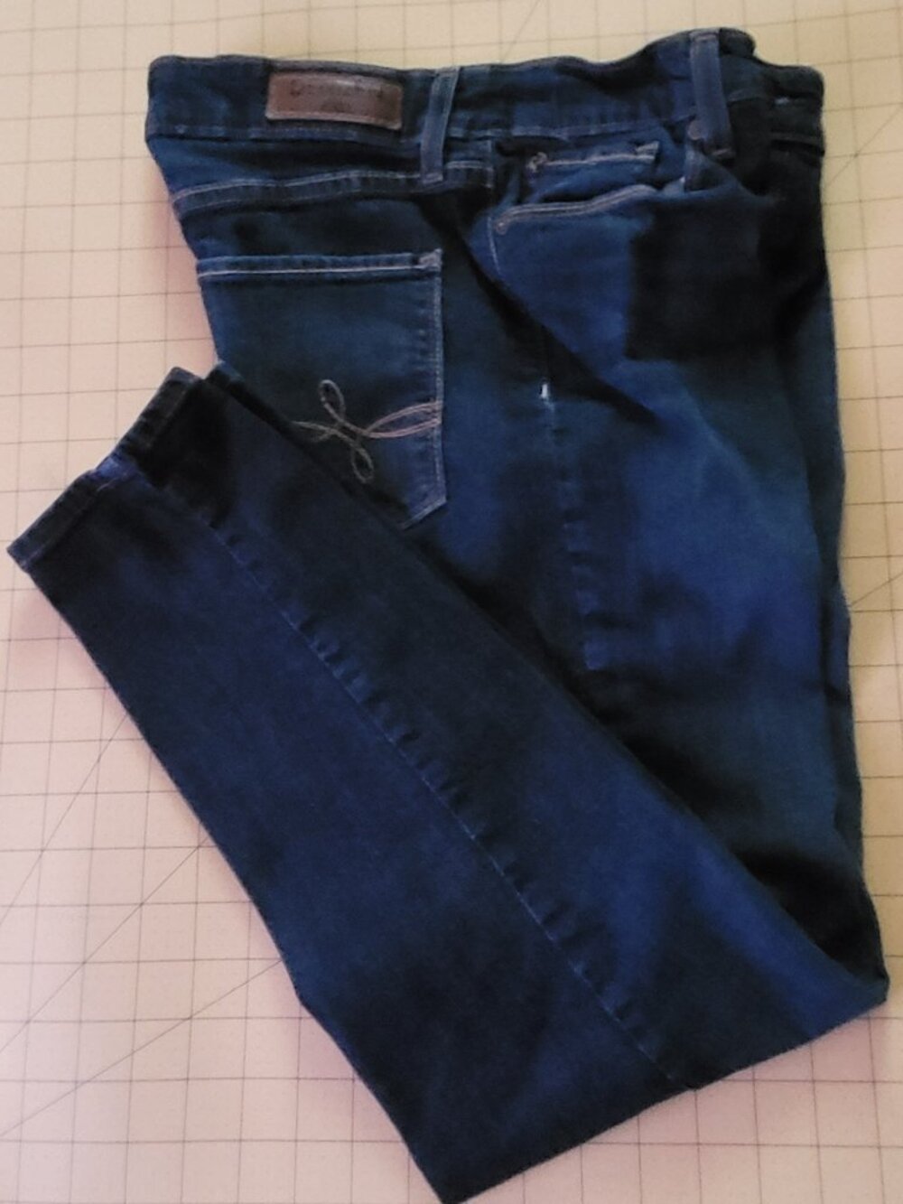 Denizen (Levis) Modern Straight Crop Jeans Misses Size 4